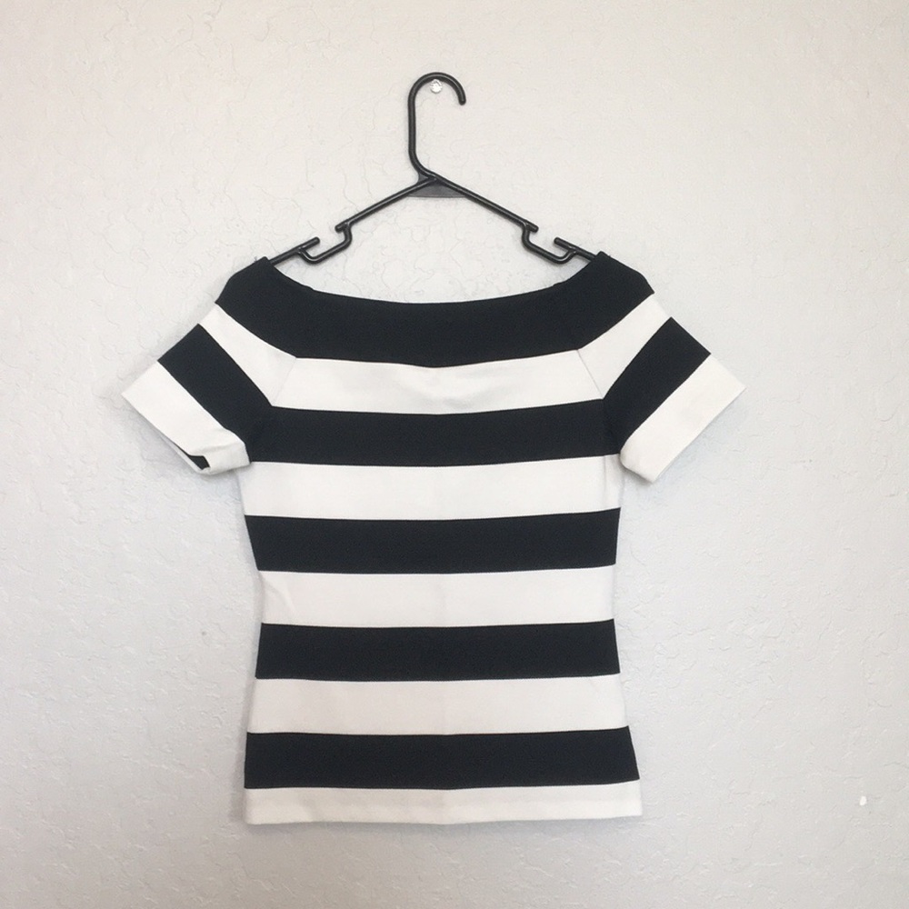 Michael Kors woman’s off shoulder Top size XS